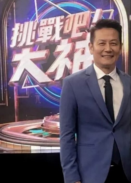 【嫩逼小护士揉奶玩逼】口交无套爆草极品D奶粉嫩一线天穴全是淫水 - 灯塔影院海报